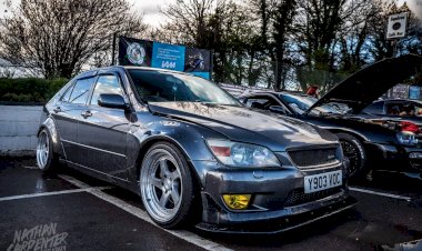 Dan's 2001 lexus is200