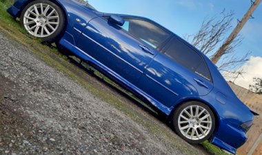 Martin's Lexus is200