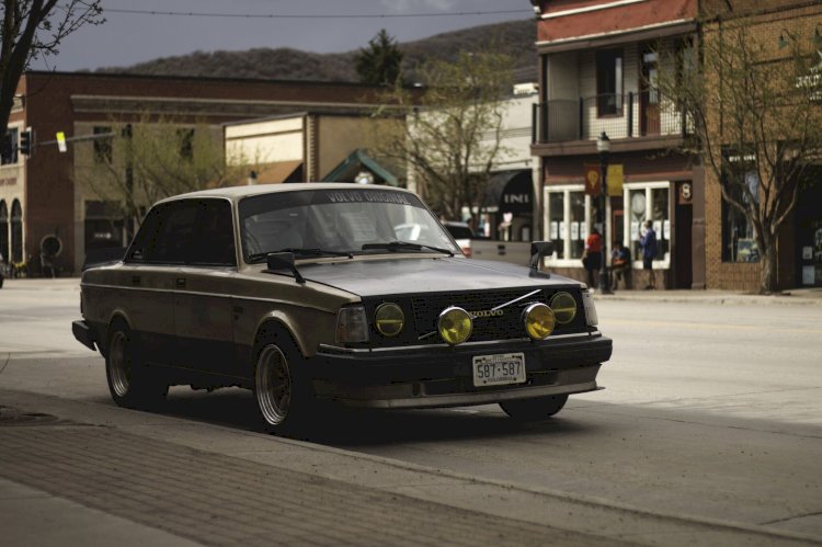 Eric Samuelson - 1991 Volvo 240 (Named: Ernie)