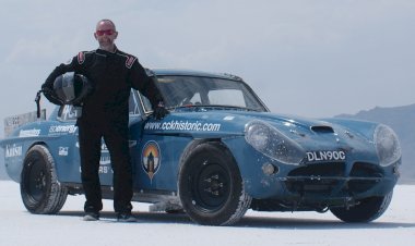 Ian Northeast  The World’s Fastest Jensen