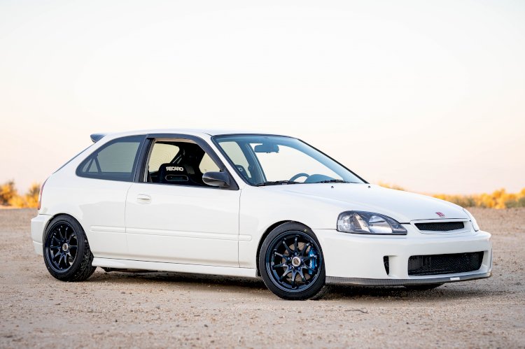 Anyone ever seen an EK sedan hatch? Now you have. : r/Honda