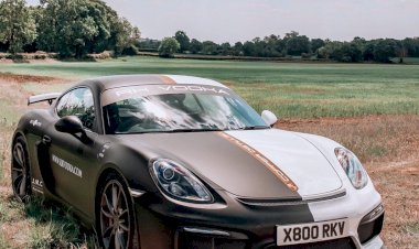 Kiron Phillips - Porsche Cayman 981 GT 4