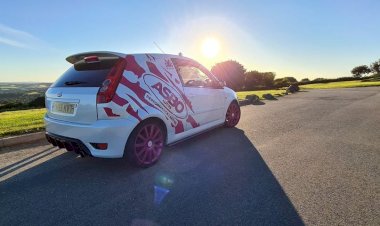 Andy Sutton  -  Miss Pink Fiesta ST150