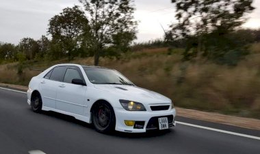 Liam - 2001 Lexus IS200