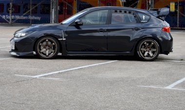 Scott - impreza Sti hatchback