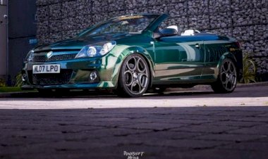 James Cox - Vauxhall Astra Twintop