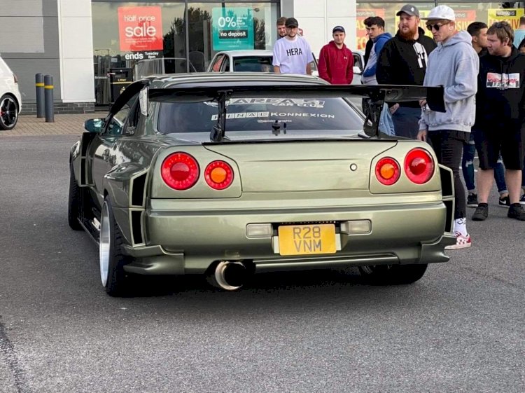 Andrew Williams - R34 super widebody Skyline 