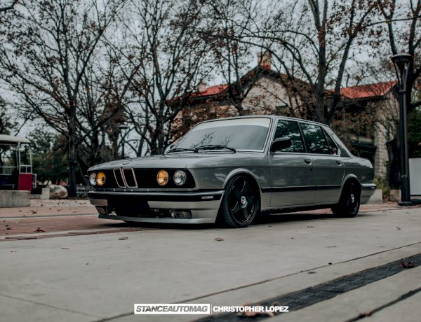 Rayziel Santa  - 1987 BMW 535is 