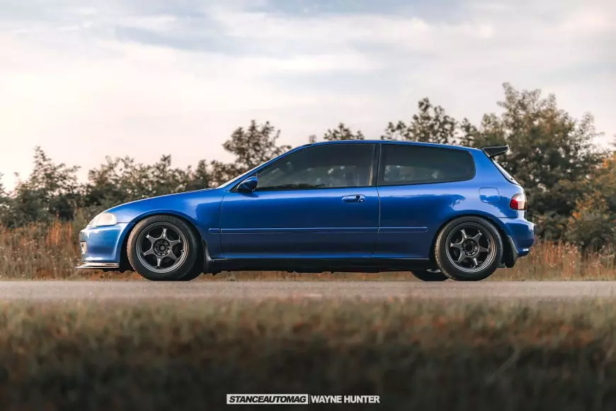 The side of  a 1992 Honda Civic Si shot by Stance Auto Magazine Photographers