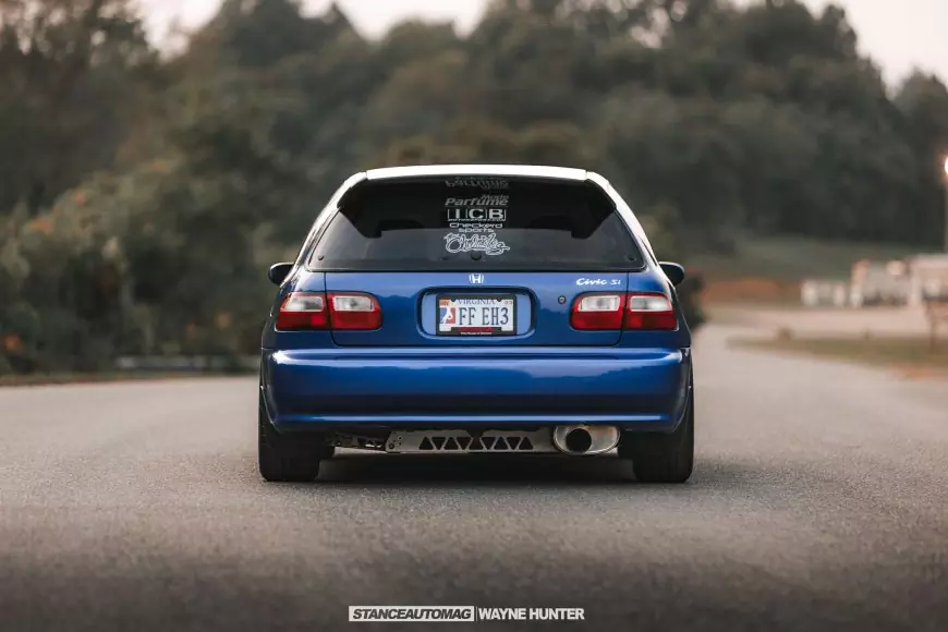 The rear shot of  a 1992 Honda Civic Si shot by Stance Auto Magazine Photographers