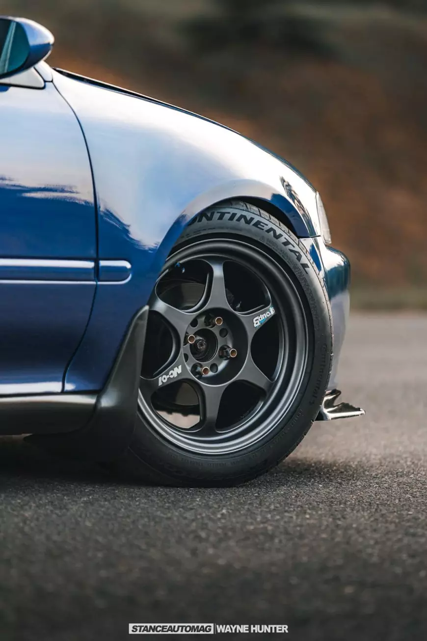 The wheels on  a 1992 Honda Civic Si shot by Stance Auto Magazine Photographers