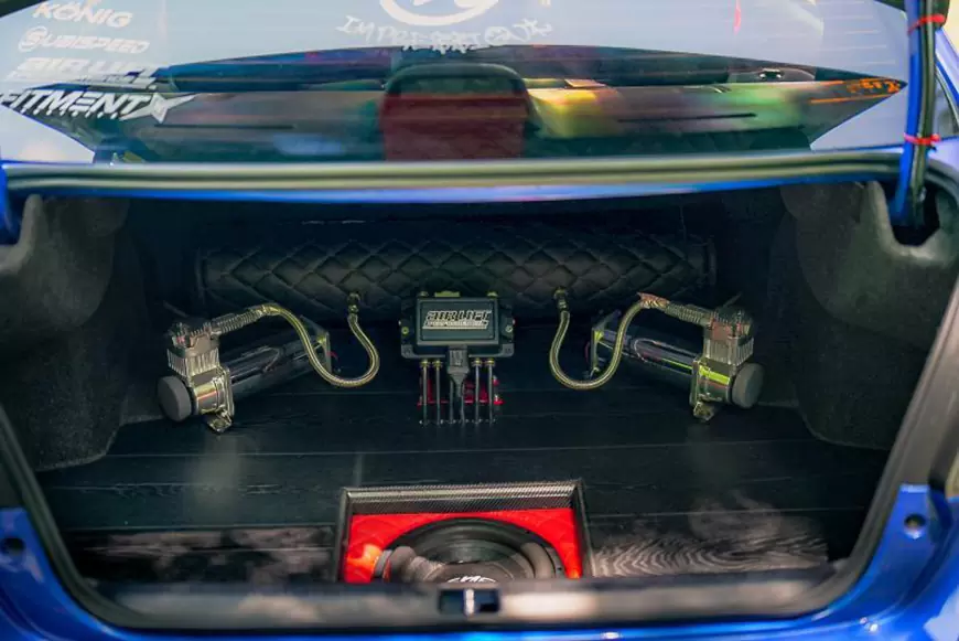 Air supsension set up in a  2020 Bagged Subaru Wrx