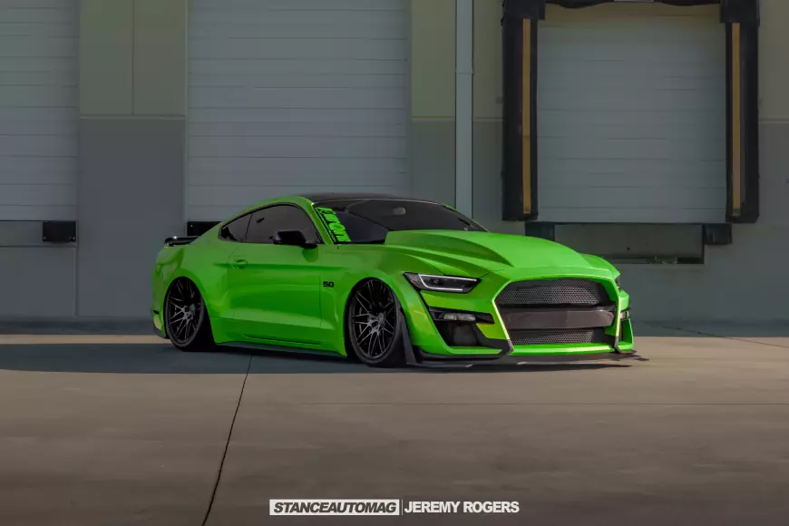 Ford Mustang 2017 wrapped in lime green