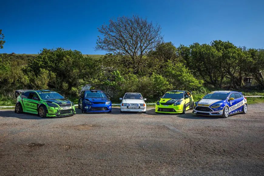 A line up of Ford Focus's
