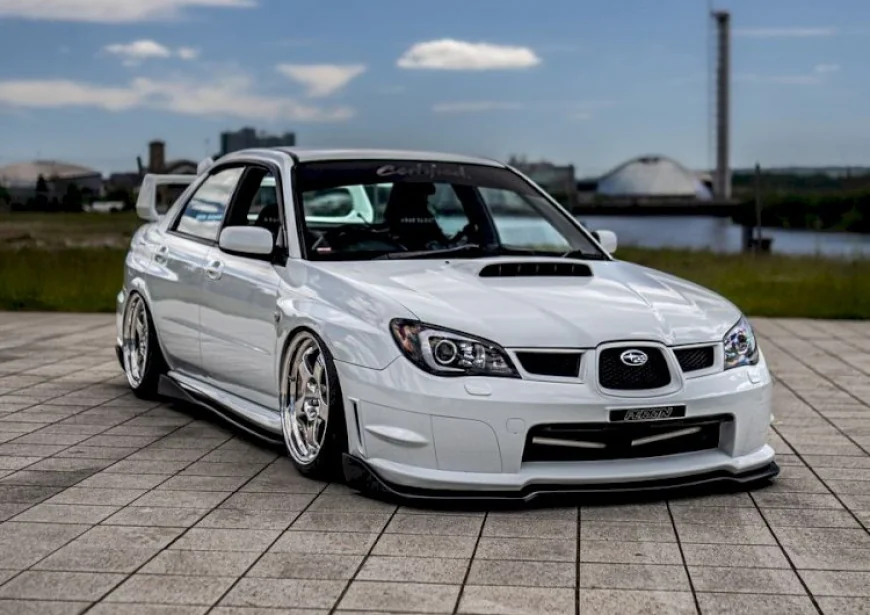 White Subaru Imprezza
