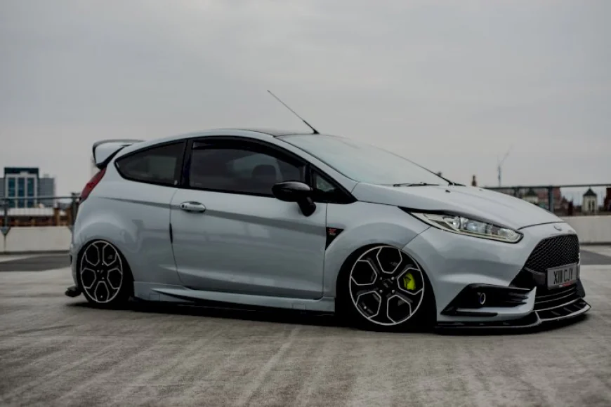 Grey Ford Focus ST