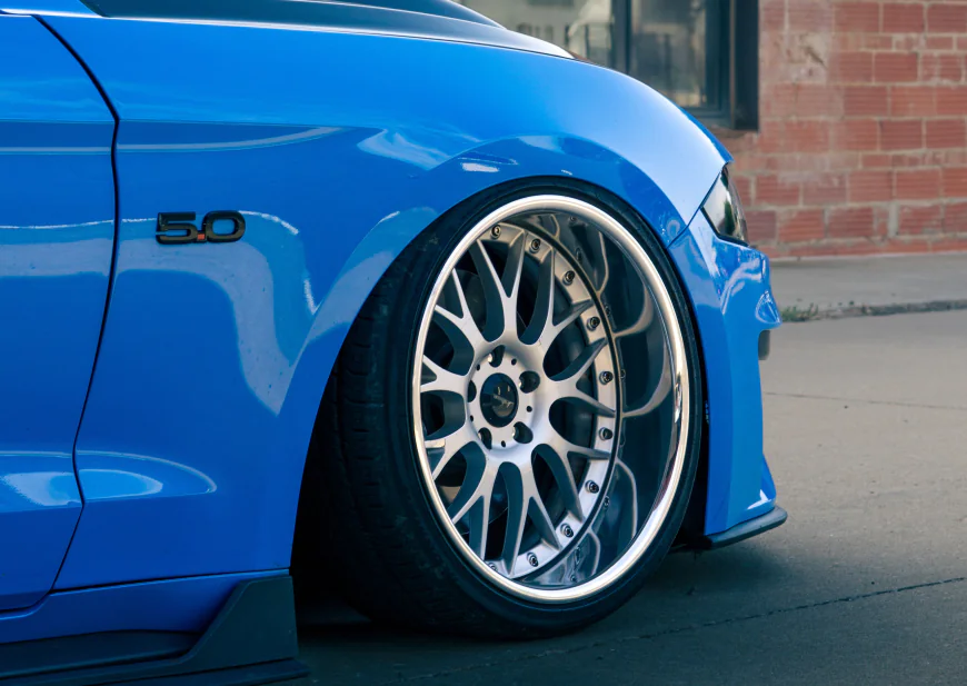 Bagged Ford Mustang GT Coyote S550 – Grabber Blue Airlift Build