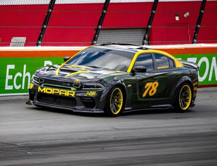 Modern Muscle: Dwan “Mamba” Harris’ Scat Pack Ghoul Bee Build for SEMA 2025