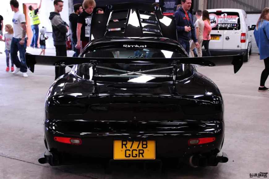 Simon Korb’s Mazda RX-7 FD — A Rotary Rebirth Built with Passion